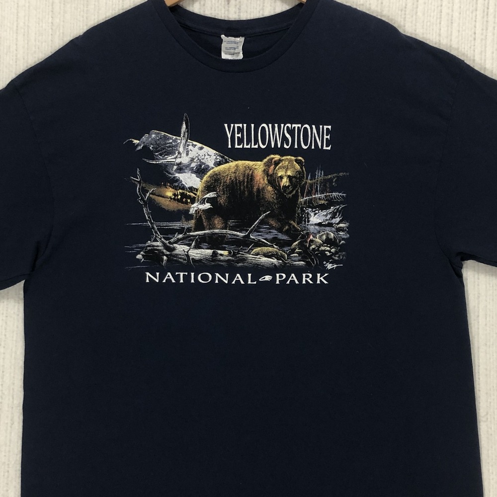 Delta Pro Weight Yellowstone‎ National Park Grizzly Bear T-Shirt Navy Blue 2XL